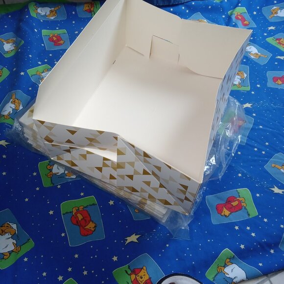28 Gift Boxes- Shoe Box Size - 35cm x 14cm x 14cm - Picture 2 of 2